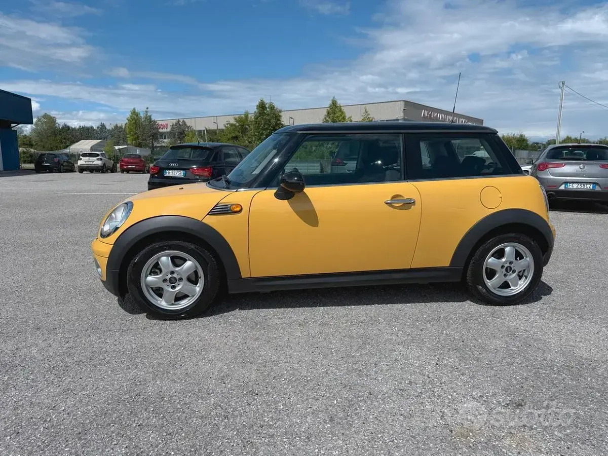 Usata Mini Cooper Chili 120 CV (88 kW) 2007 Giallo Utilitaria