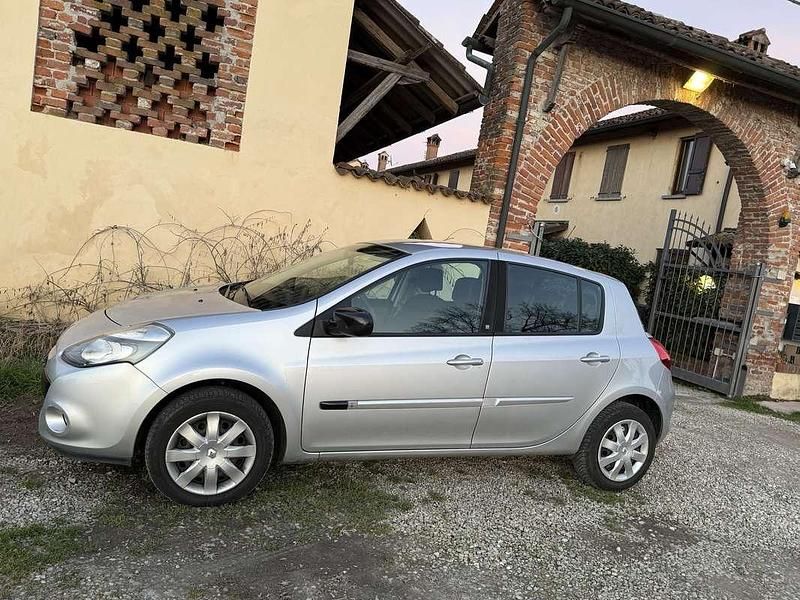 Usata Renault Clio II 75 CV (55 kW) 2011 Berlina