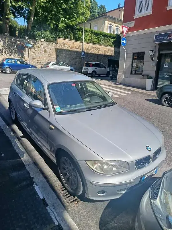 Usata BMW 118 122 CV (89 kW) 2006 Utilitaria