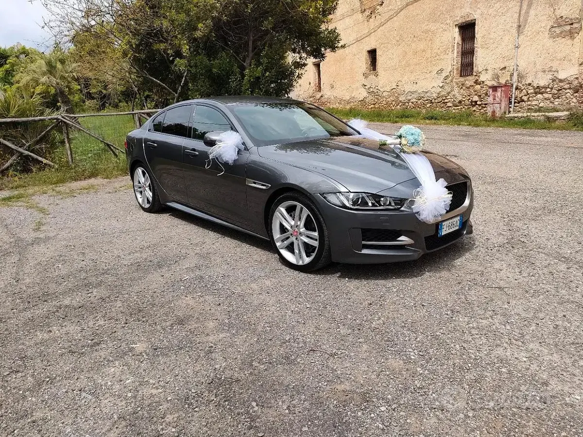 Usata Jaguar XE 180 CV (132 kW) 2017 Grigio Berlina