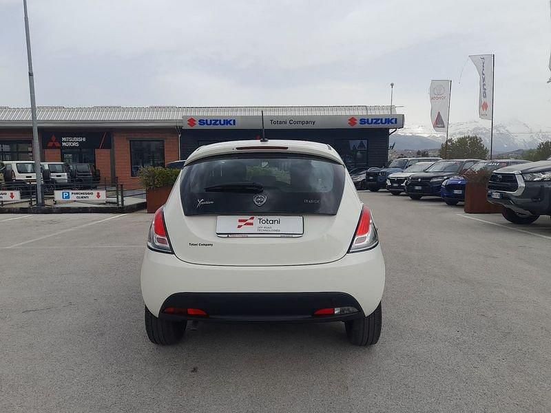 Usata Lancia Ypsilon Silver 69 CV (50 kW) 2020 Bianco Utilitaria