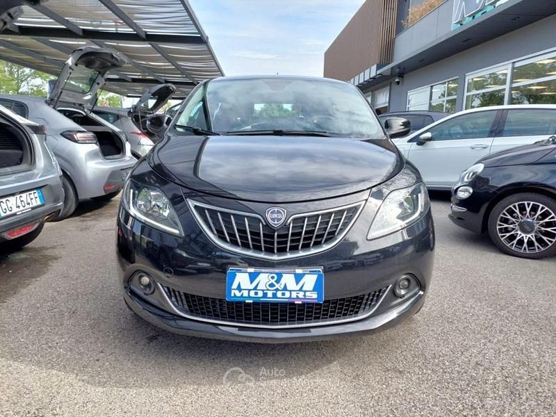 Usata Lancia Ypsilon Gold 69 CV (50 kW) 2022 Nero Utilitaria