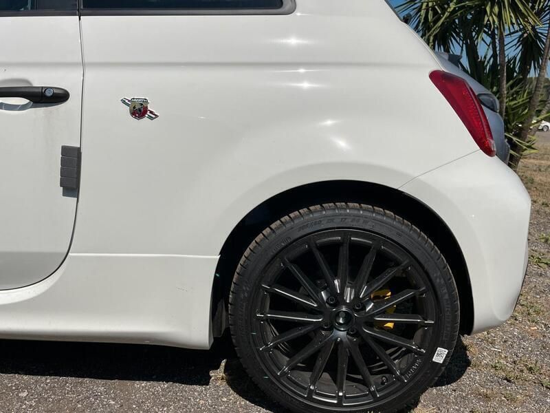 Usata Abarth 695 180 CV (132 kW) 2024 Bianco Utilitaria