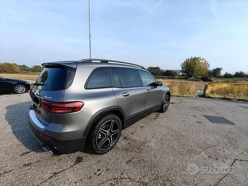 Käytetty Mercedes GLB200 AMG Line Premium 163 HP (119 kW) 2024 Katumaasturi