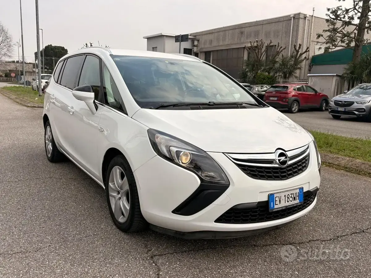 Usata Opel Zafira Tourer 150 CV (110 kW) 2014 Bianco Monovolume