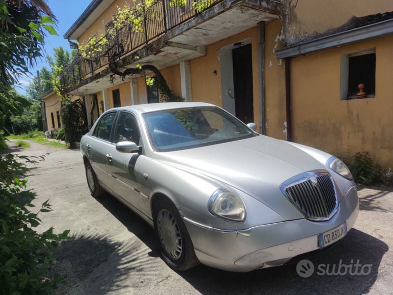Grigio Usata 2002 Lancia Thesis Tre volumi | 1300 € (Ottimo prezzo) - Immagine 1/4