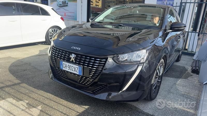 Usata Peugeot 208 Allure 100 CV (73 kW) 2022 Nero Utilitaria