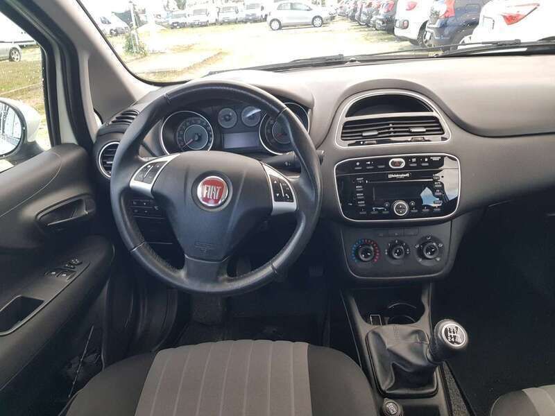 Usata Fiat Punto 78 CV (57 kW) 2018 Bianco pastello Utilitaria