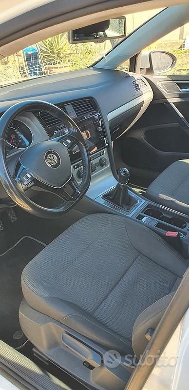 Usata VW Golf VII 105 CV (77 kW) 2014 Bianco Berlina