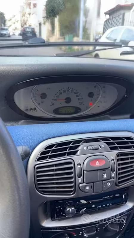 Usata Lancia Ypsilon 60 CV (44 kW) 2001 Blu Utilitaria