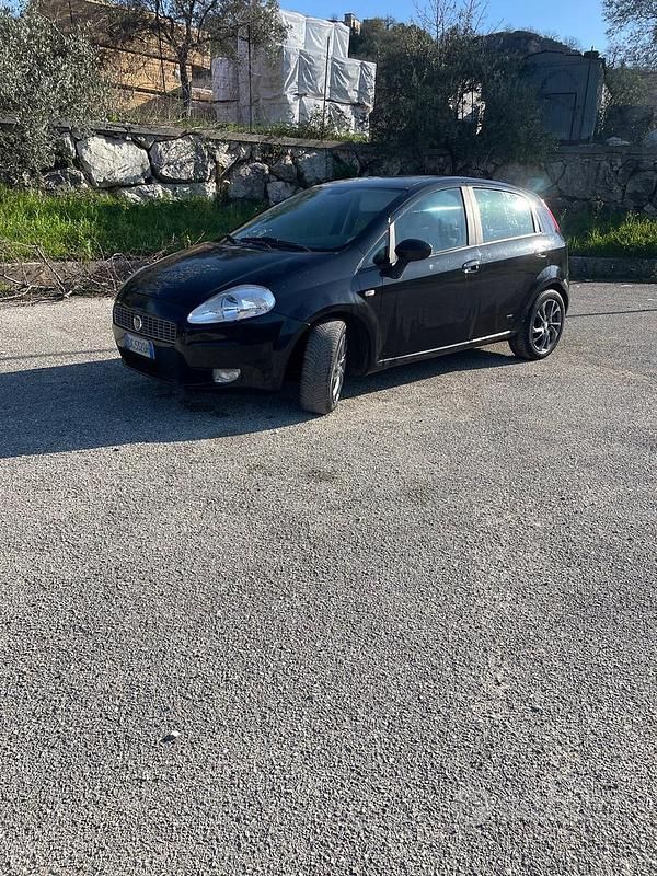 Usata Fiat Grande Punto Emotion 90 CV (66 kW) 2007 Nero Utilitaria