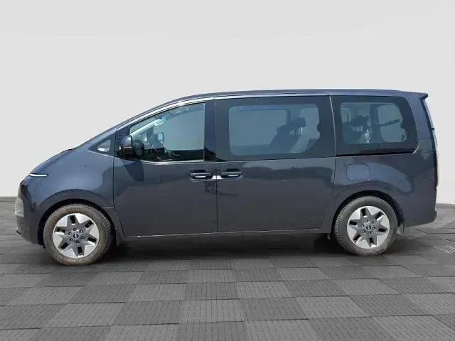 Usata Hyundai Staria 177 CV (130 kW) 2024 Graphite gray Monovolume