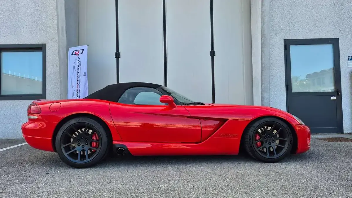 Usata Dodge Viper 500 CV (367 kW) 2005 Rosso Cabrio