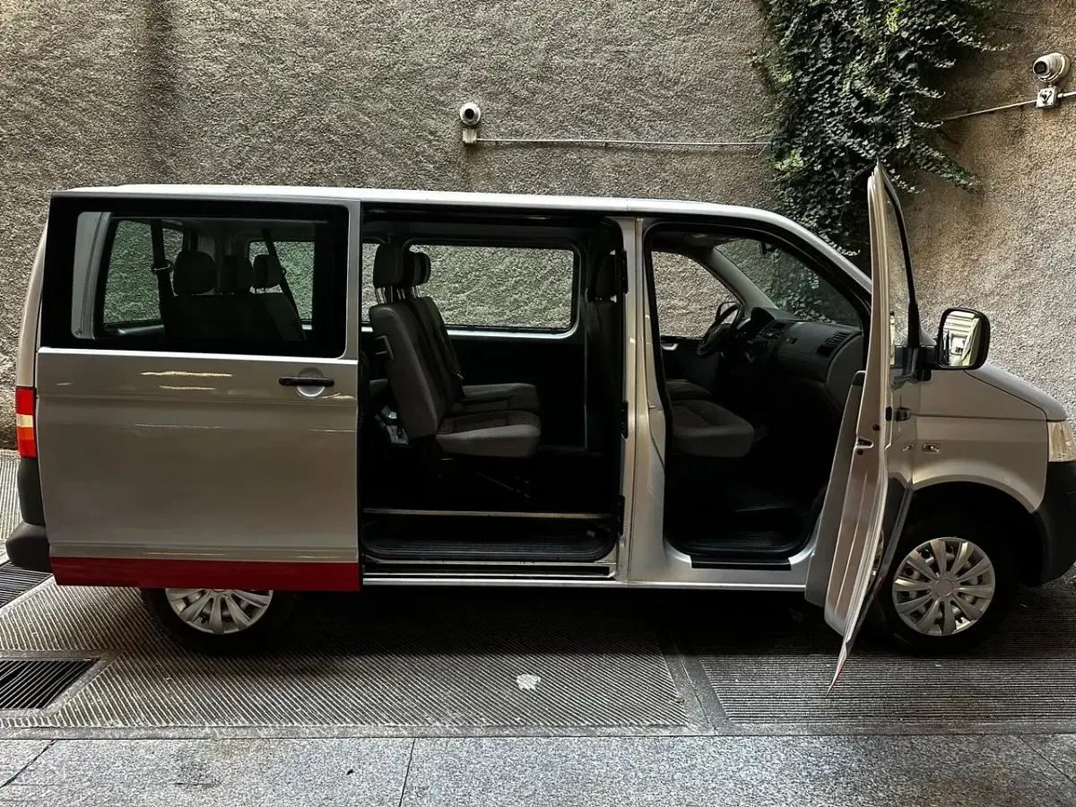 Usata VW T5 131 CV (96 kW) 2008 Argento Furgone