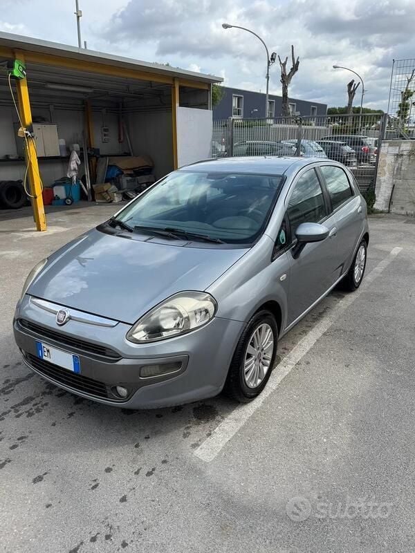 Usata Fiat Punto Evo 65 CV (47 kW) 2012 Grigio Utilitaria