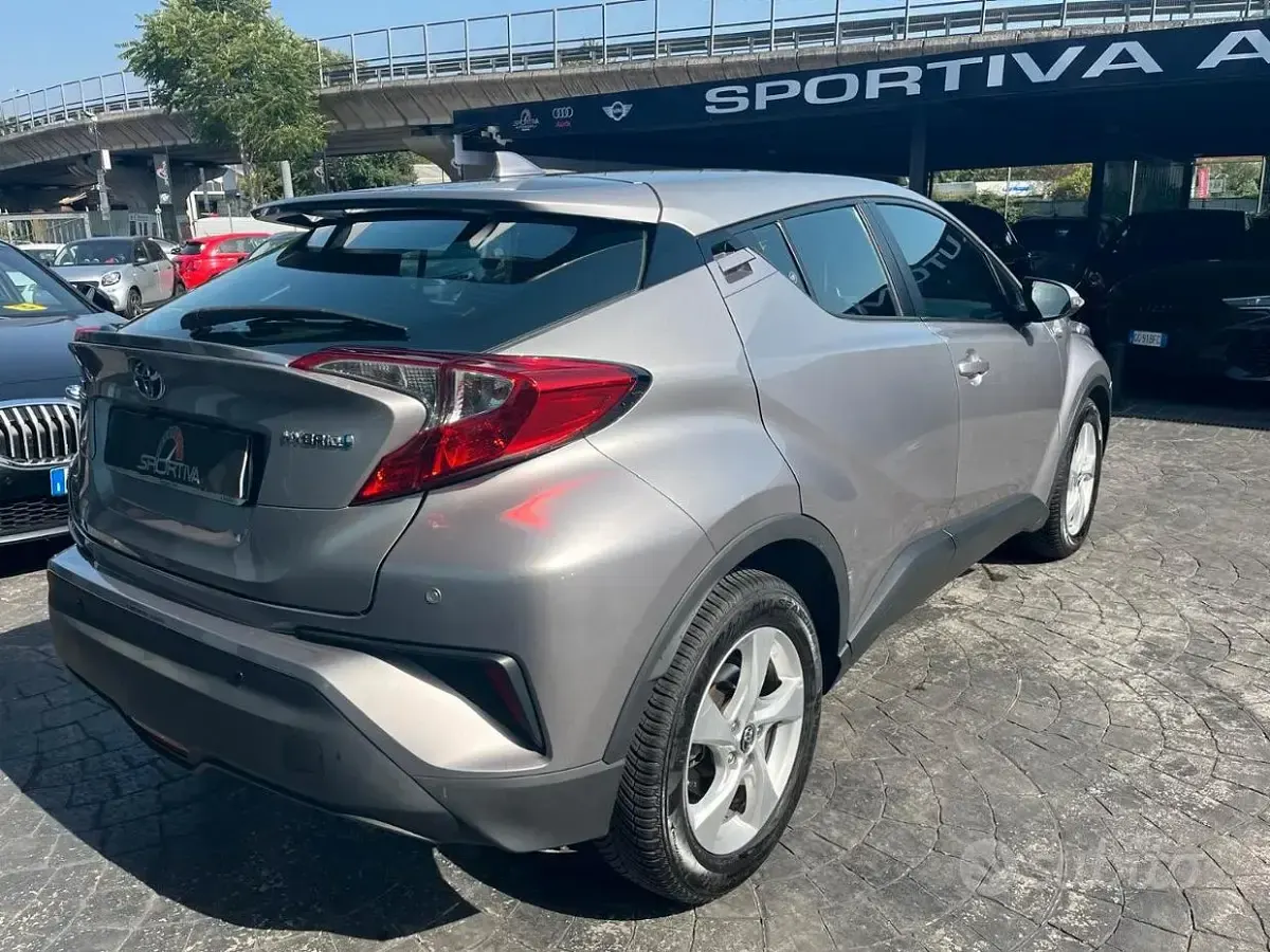 Usata Toyota C-HR Active 98 CV (72 kW) 2017 Other SUV
