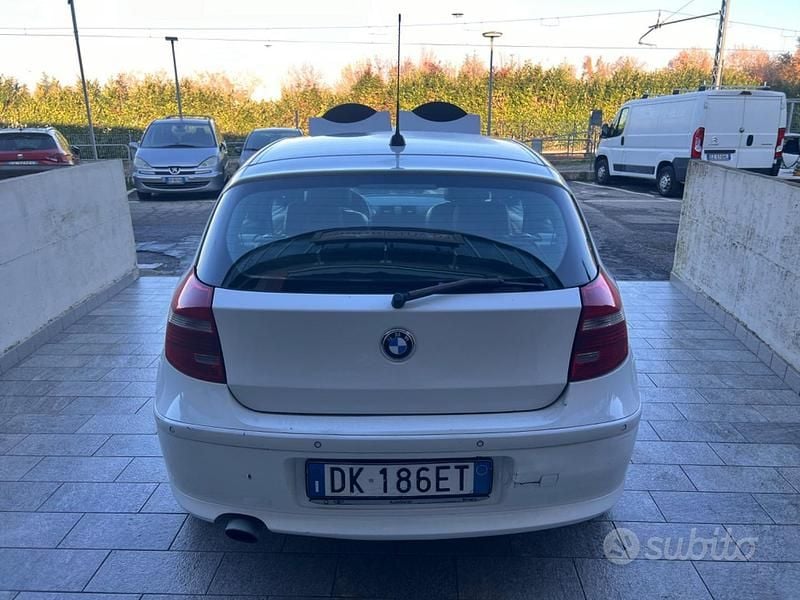 Usata BMW 120 Coupé 177 CV (130 kW) 2007 Bianco Coupé