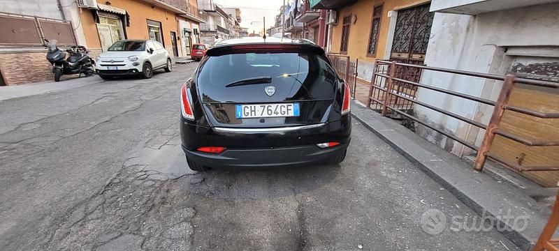 Usata Lancia Delta 120 CV (88 kW) 2009 Utilitaria