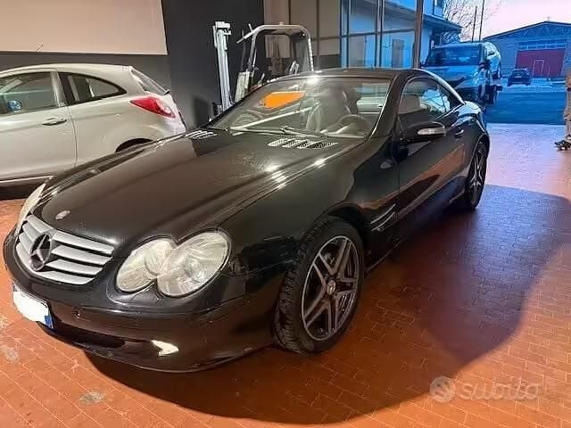 Usata Mercedes SL350 245 CV (180 kW) 2005 Nero Cabrio