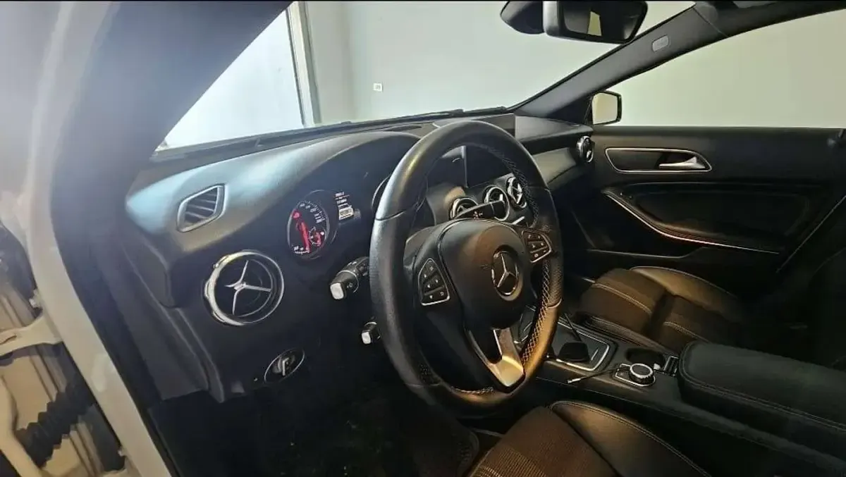 Usata Mercedes GLA200 Night 136 CV (100 kW) 2018 Bianco SUV