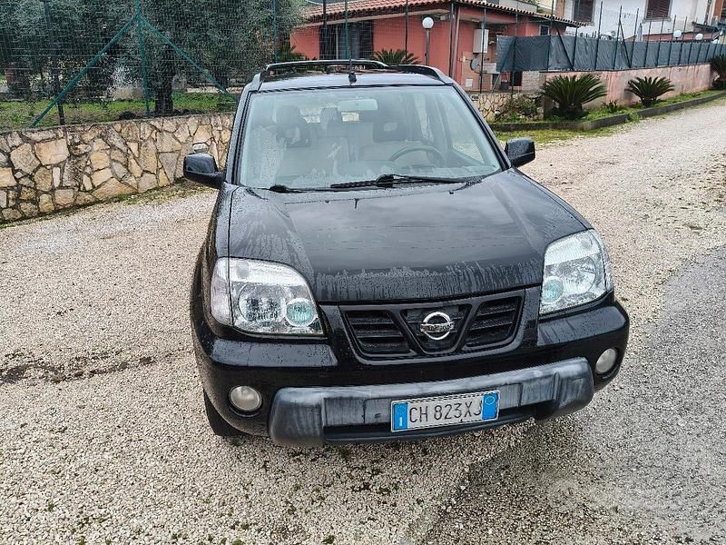 Nero Usata 2003 Nissan X-Trail SUV | 2700 € (Buon prezzo) - Immagine 1/4