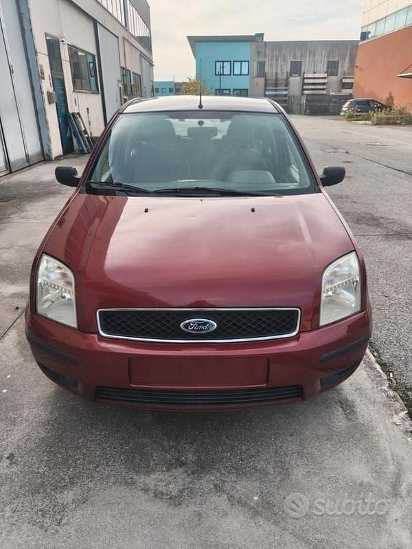 Usata Ford Fusion 101 CV (74 kW) 2003 Rosso Berlina