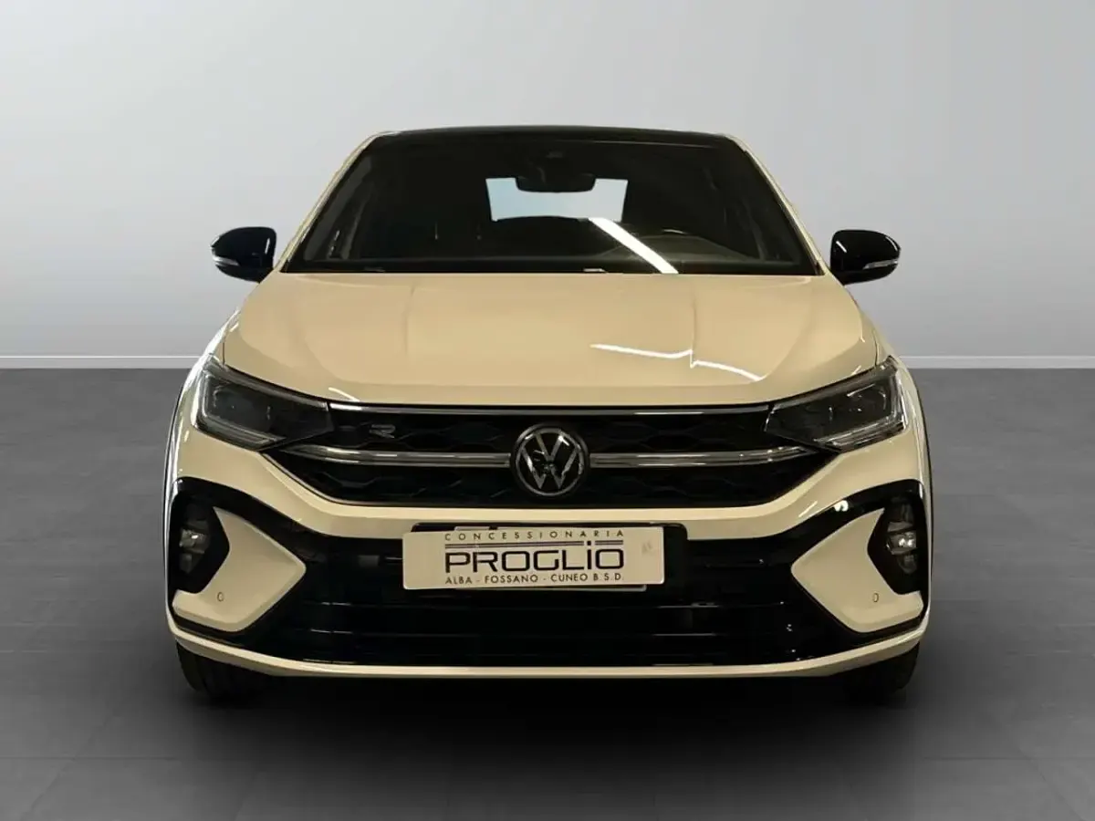 Usata VW Taigo R-line 110 CV (80 kW) 2023 0q bianco puro SUV