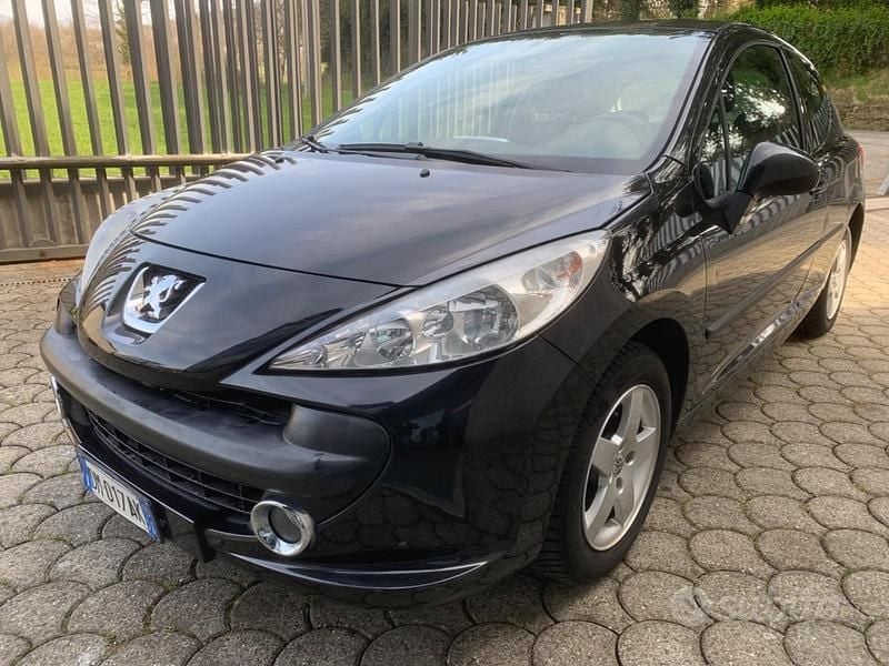 Usata Peugeot 207 88 CV (64 kW) 2007 Nero Berlina