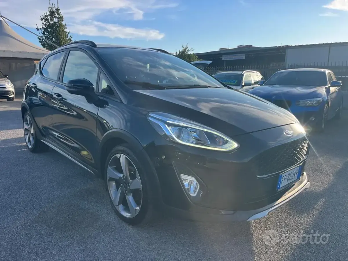 Usata Ford Fiesta Active 86 CV (63 kW) 2018 Nero Utilitaria