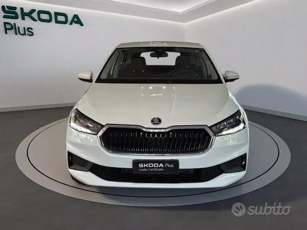 Usata Skoda Fabia Ambition 80 CV (58 kW) 2023 Bianco luna metalizzato Utilitaria