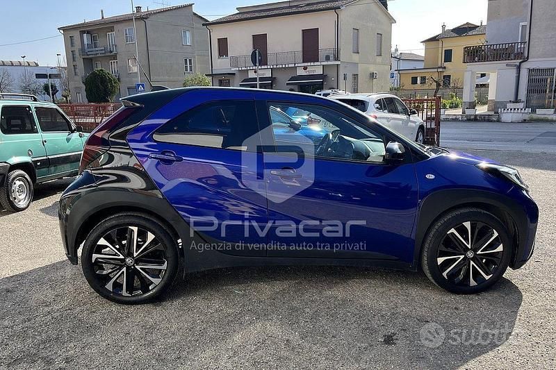 Usata Toyota Aygo X Lounge 72 CV (52 kW) 2022 Blu SUV