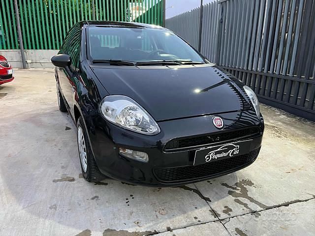 Usata Fiat Punto Street 78 CV (57 kW) 2018 Nero Utilitaria