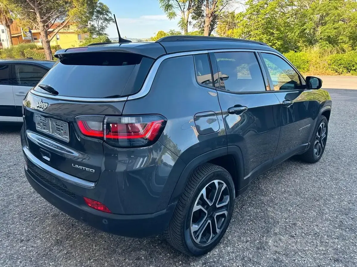 Usata Jeep Compass Limited 131 CV (96 kW) 2022 Grigio SUV