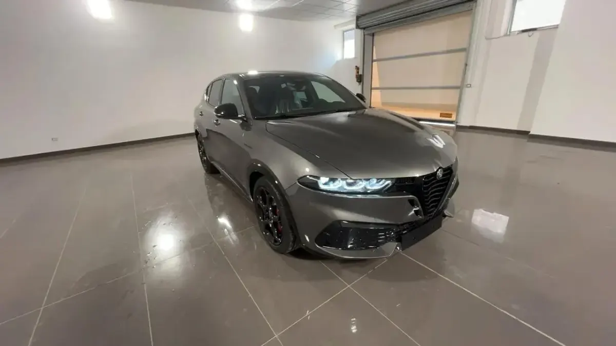 Nuova Alfa Romeo Tonale Veloce 131 CV (96 kW) 2026 Giallo SUV