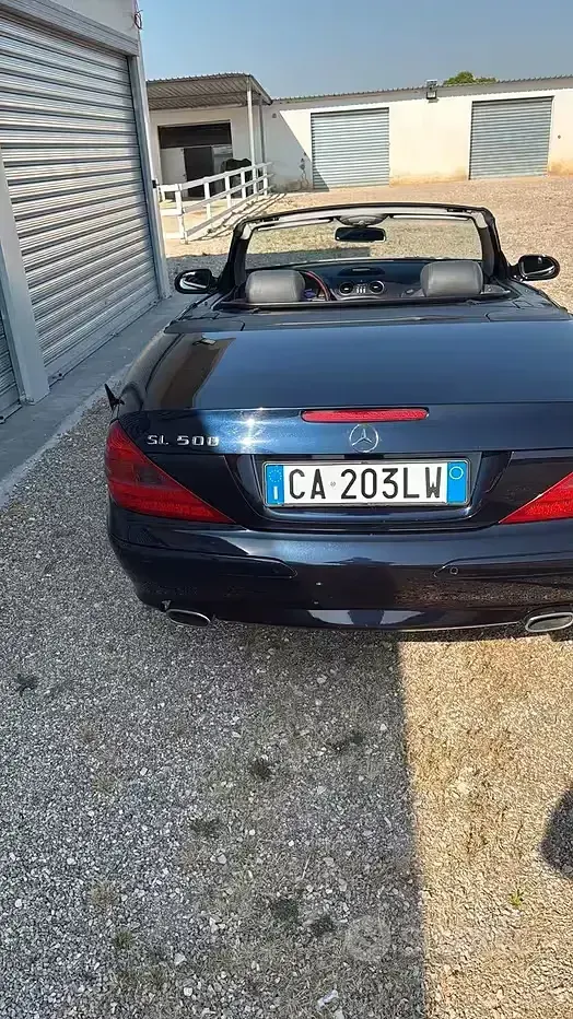 Usata Mercedes SL500 306 CV (225 kW) 2002 Blu Cabrio