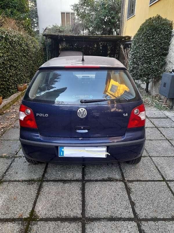 Usata VW Polo Comfortline 75 CV (55 kW) 2004 Blu/azzurro Berlina
