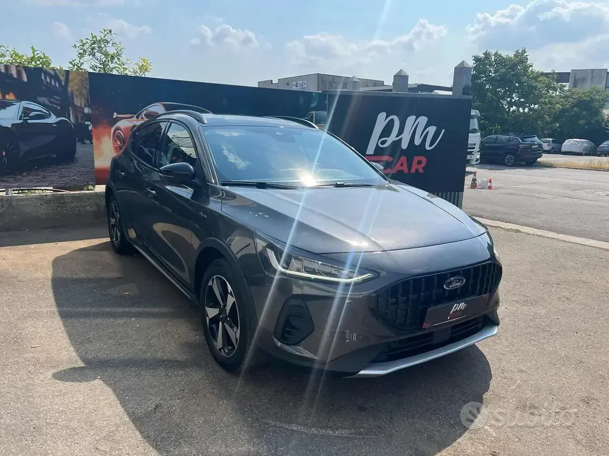 Usata Ford Focus ST 125 CV (91 kW) 2023 Bianco Berlina