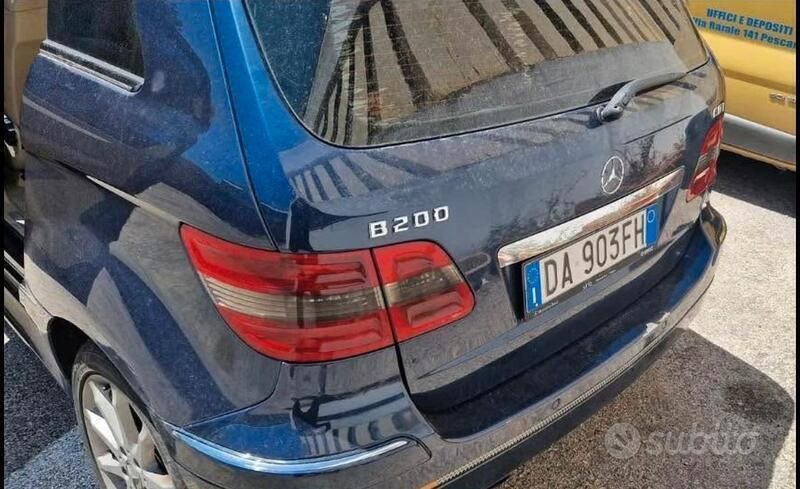 Usata Mercedes B200 140 CV (102 kW) 2006 Blu Monovolume