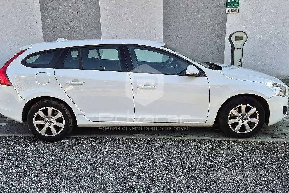 Usata Volvo V60 Kinetic 115 CV (84 kW) 2013 Bianco Station wagon