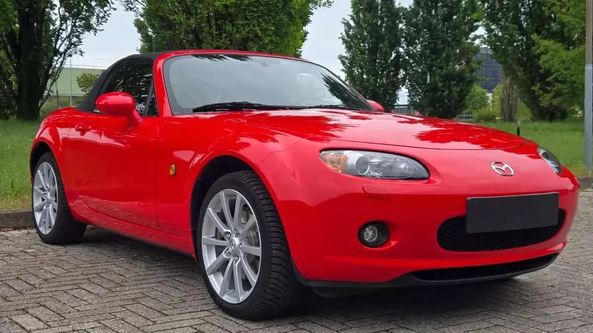 Usata Mazda MX5 162 CV (119 kW) 2006 Rosso Cabrio