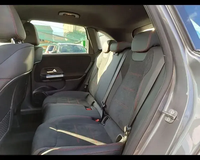 Usata Mercedes B180 Advanced Plus 116 CV (85 kW) 2025 Grigio montagna Utilitaria