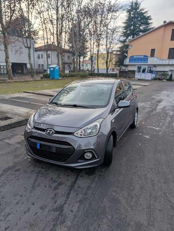Usata Hyundai i10 67 CV (49 kW) 2016 Grigio Utilitaria