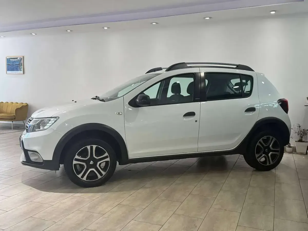 Usata Dacia Sandero Stepway 90 CV (66 kW) 2018 Bianco Berlina