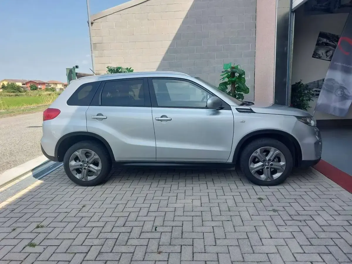 Usata Suzuki Vitara Cool 120 CV (88 kW) 2016 Grigio SUV