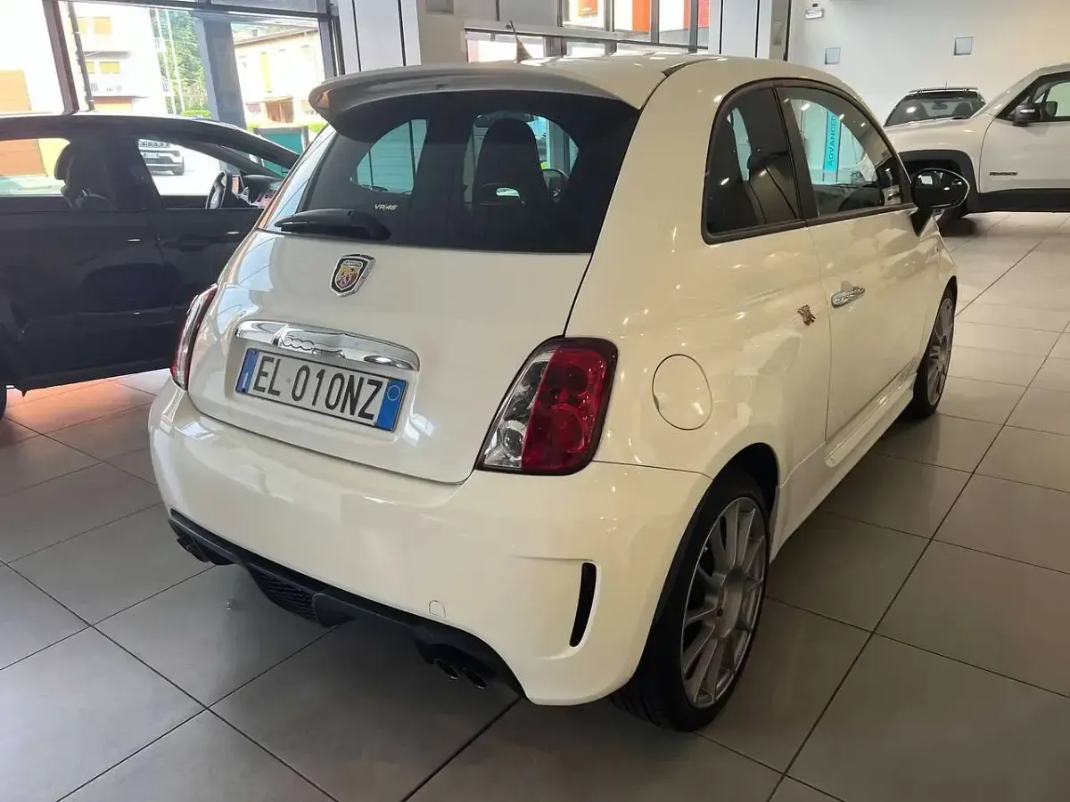 Usata Abarth 595 135 CV (99 kW) 2012 Bianco metalizzato Utilitaria