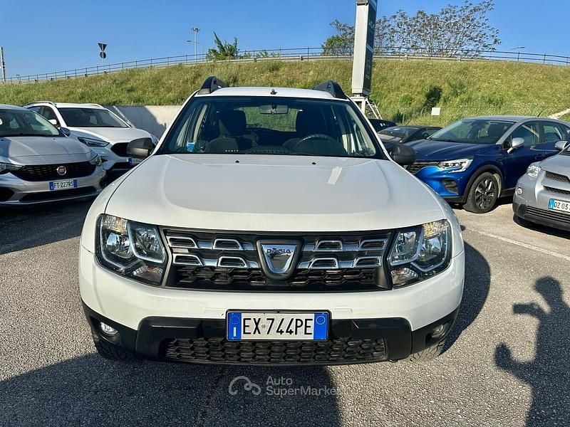 Usata Dacia Duster Lauréate 105 CV (77 kW) 2014 Bianco SUV