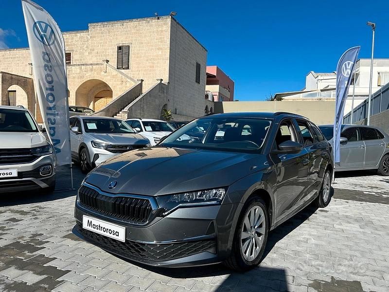 Usata Skoda Octavia Selection 150 CV (110 kW) 2024 Grigio Station wagon