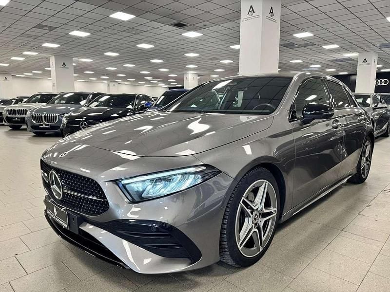 Usata Mercedes A200 AMG Line Premium 163 CV (119 kW) 2024 Grigio Berlina