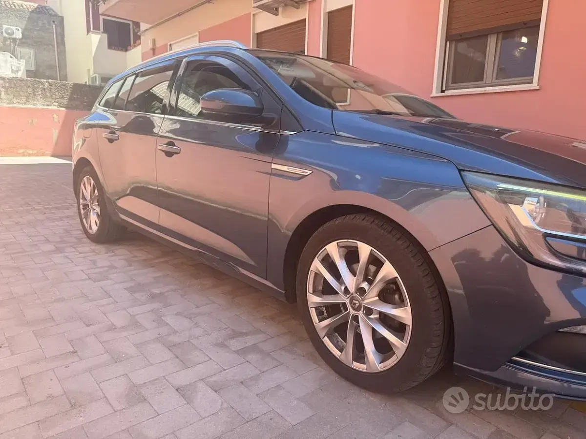 Usata Renault Mégane GrandTour 110 CV (80 kW) 2017 Grigio Station wagon