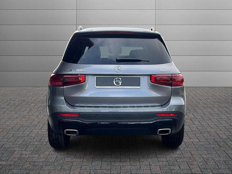 Nuova Mercedes GLB200 Advanced Plus 150 CV (110 kW) 2026 Mountain grau metallic SUV